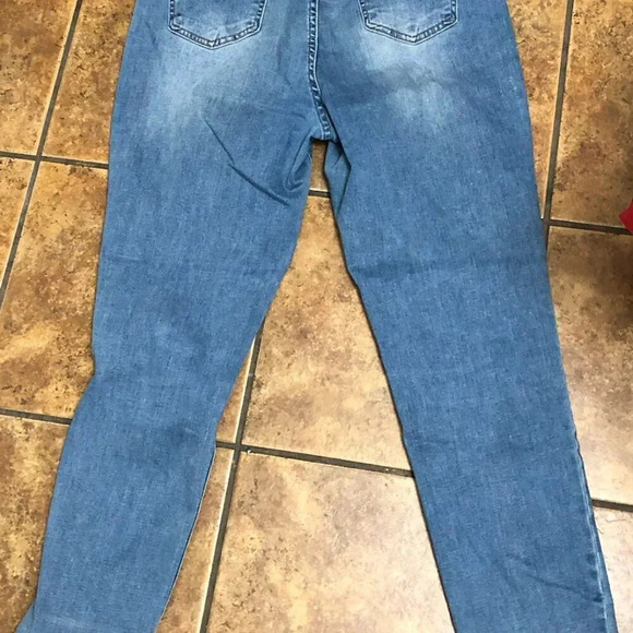 Bleu Jeans Straight Distressed Size 12 - Picture 4 of 4